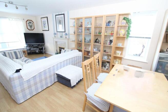Lounge/Dining Room