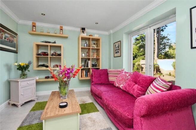 6 bed Detached for sale Image 5
