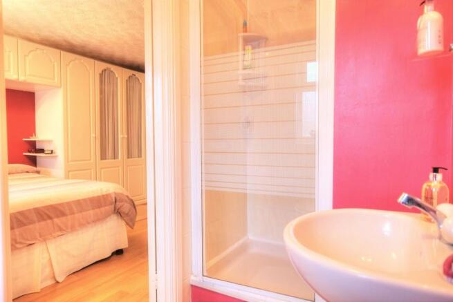 Master En-suite