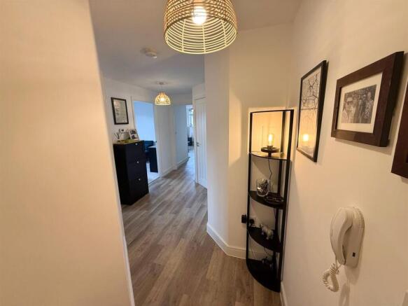 14, Buckthorn Avenue, Meanwood, Leeds, West Yorkshire photo 4