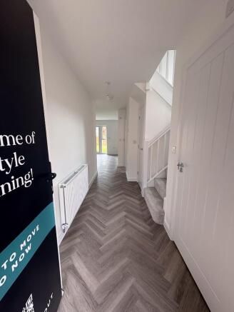 4 bed Detached for sale Image 2