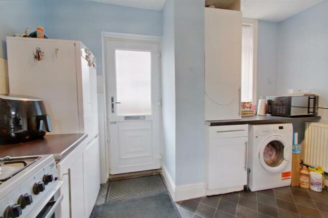 8555671-interior13-800.JPG