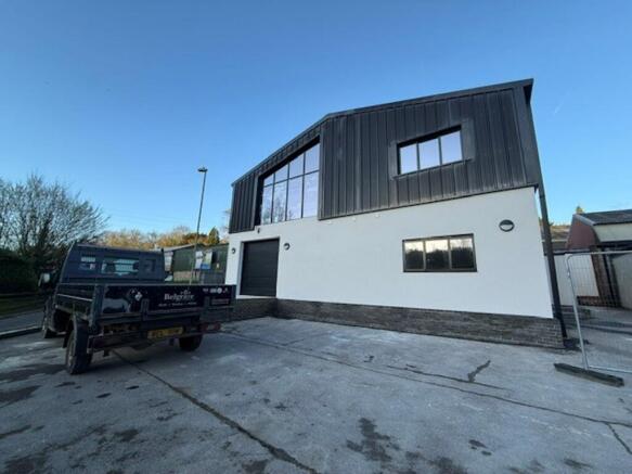 113 London Road exterior.jpg