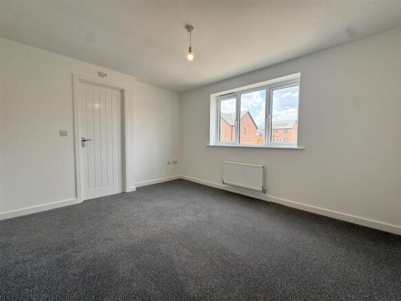 3 bed Detached to rent Image 7