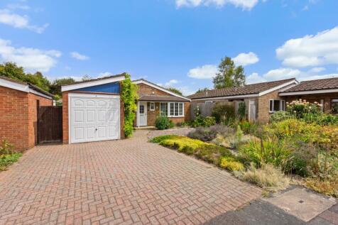Parton Close, Wendover, HP22