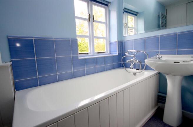Bathroom.jpg