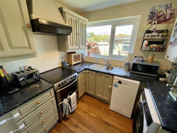 3 bed Semi-Detached for sale Image 5