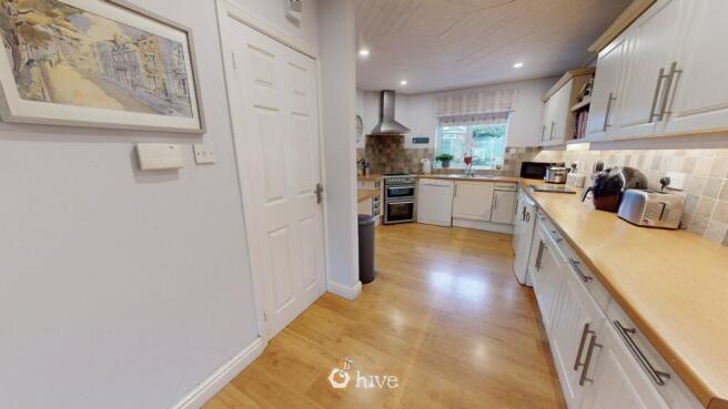 4 bed Detached for sale Image 6