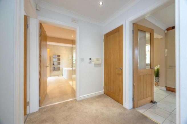 3 bed Detached Bungalow for sale Image 4
