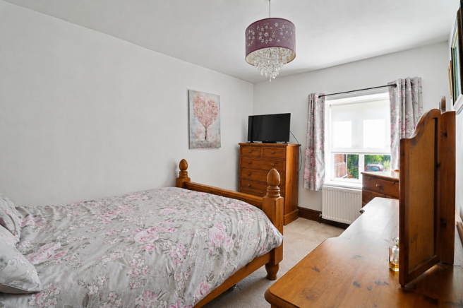 2 bed Cottage for sale Image 12