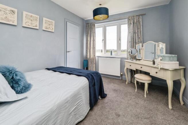 4 bed Detached for sale Image 12