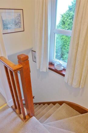 upper hallway stairs down.JPG