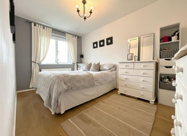 3 bed Terraced for sale Image 10