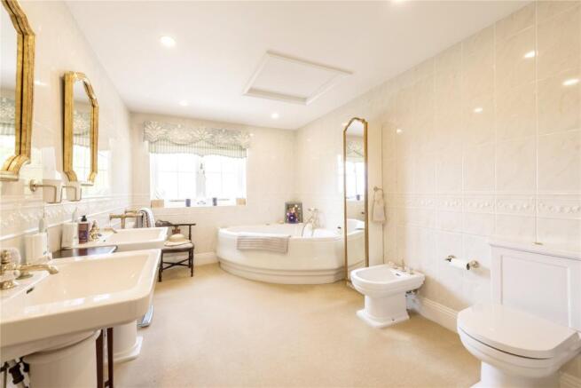 Master En-Suite