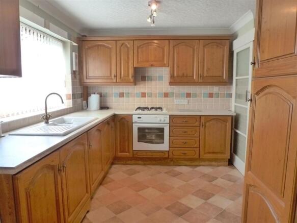 KITCHEN/BREAKFAST RO