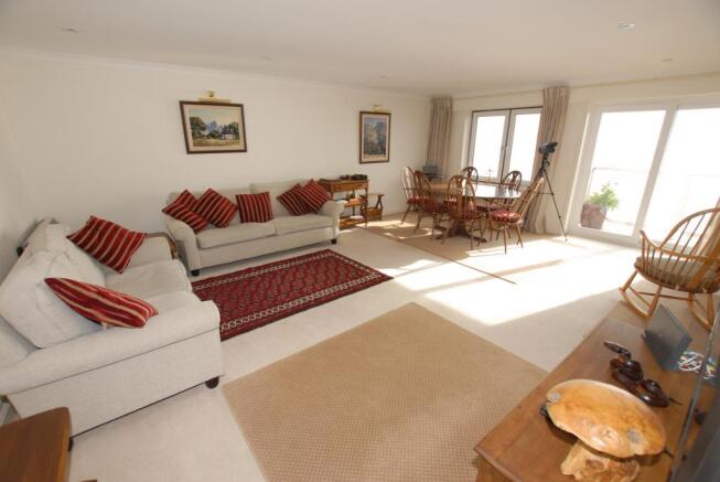 Sitting/Dining room