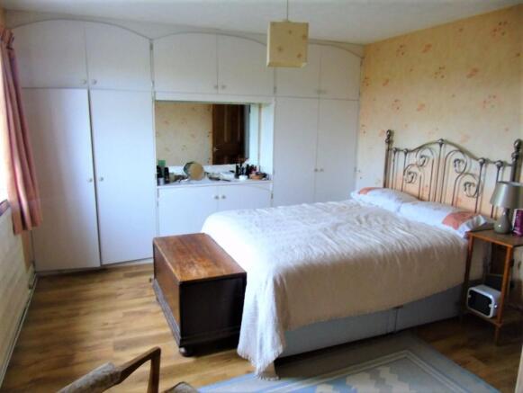 Bedroom 1 (Double)
