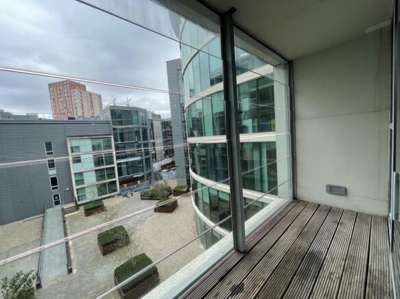 1 bed Apartment to rent Image 4