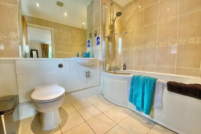 Master En-suite