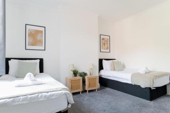 4 bed Terraced for sale Image 9