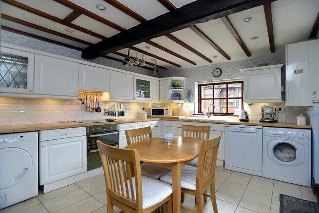 Kitchen/Breakfast Rm