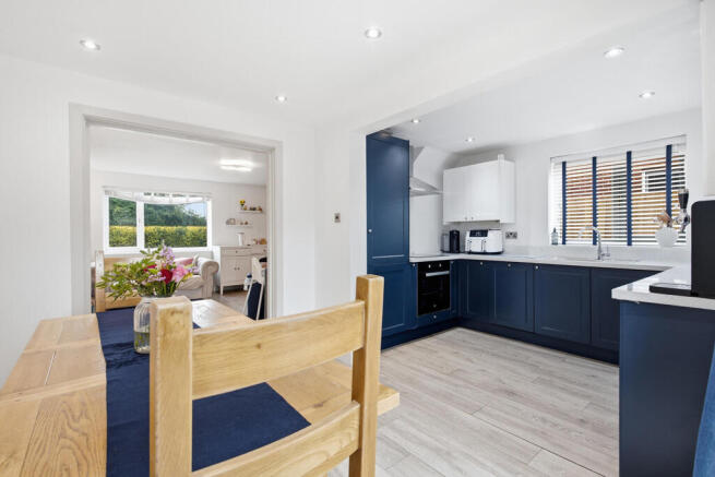 3 bed Semi-Detached for sale Image 8