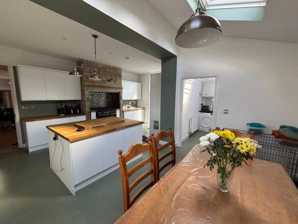 4 bed Detached for sale Image 7