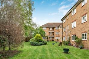 11, 59 Maystock Court, Chigwell Road, South Woodford, London E18 1NL