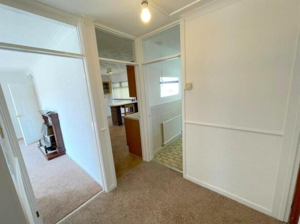Hallway a.jpg