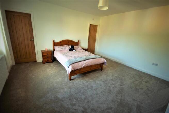 10 Wynnstay Lane Bed 2.JPG