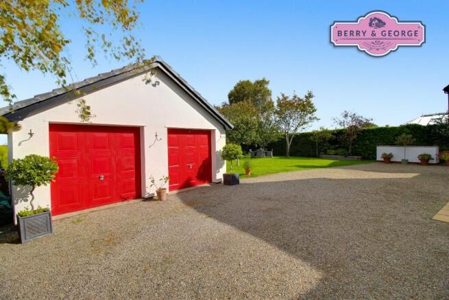 DOUBLE GARAGE