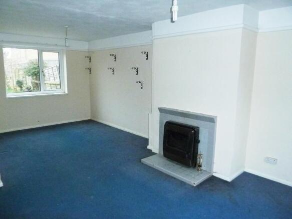 SITTING/DINING ROOM