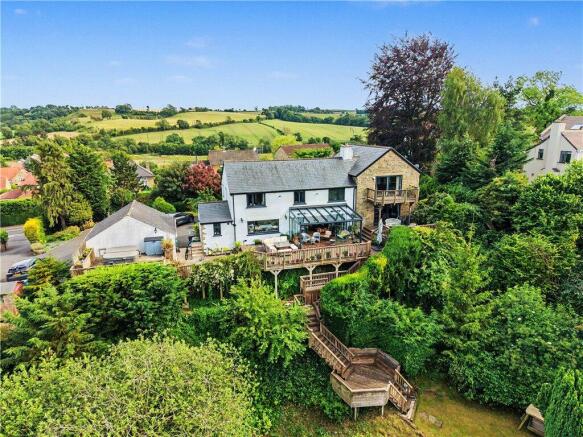 5 bed Detached for sale in leeds