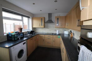 14, Don Court, Witham CM8 1TT