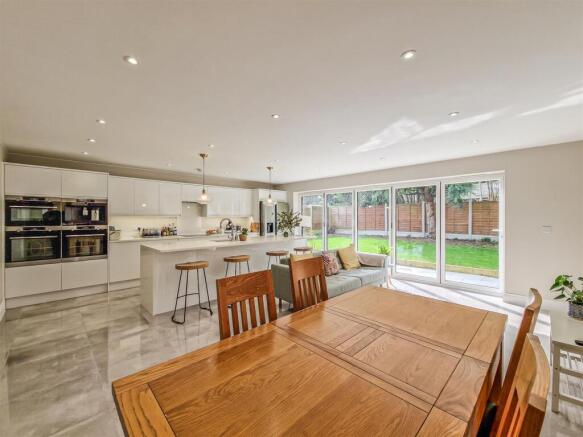 open plan dining-sitting room
