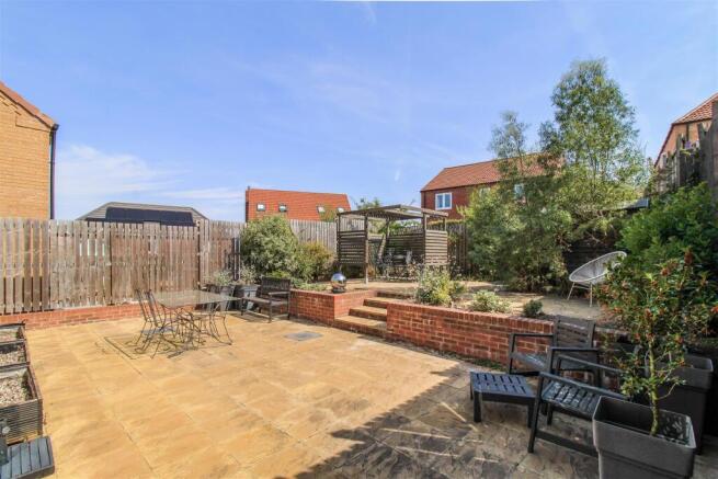 4 bed Detached for sale Image 2