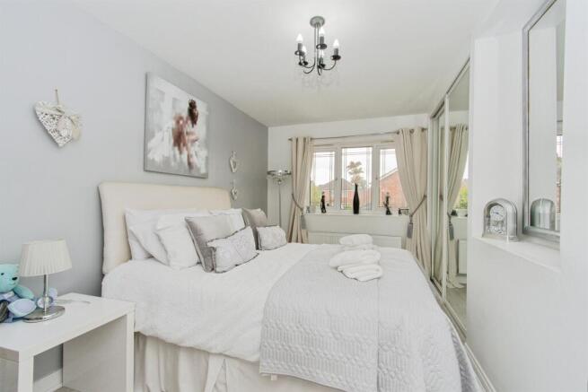 4 bed Detached for sale Image 7