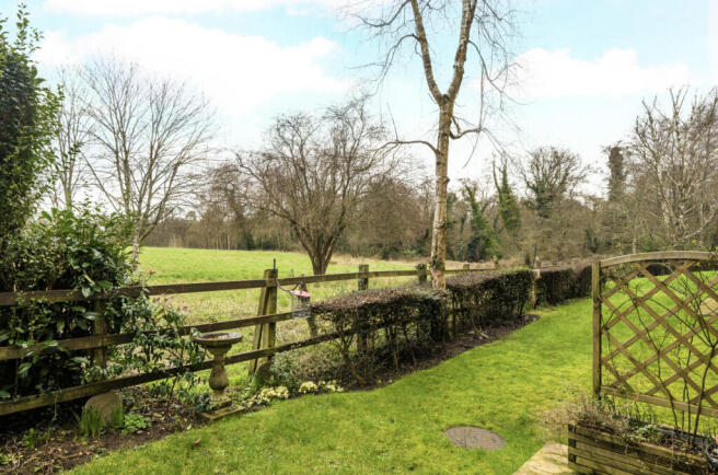 1415101-3-698f4b2...