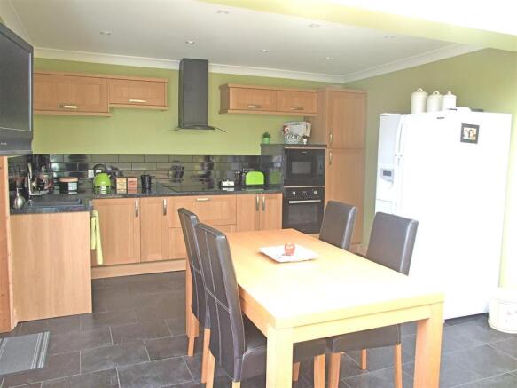 KITCHEN/DINER