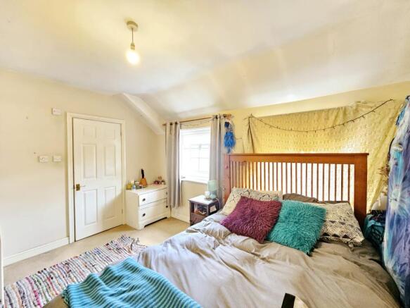 5 bed Terraced for sale Image 12
