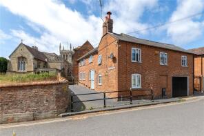 5 Ousebank Cottage, Church Passage, Newport Pagnell MK16 8AW