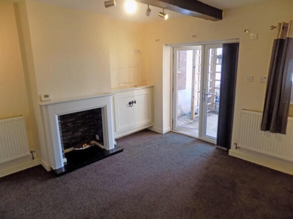 2 bed Semi-Detached to rent Image 4