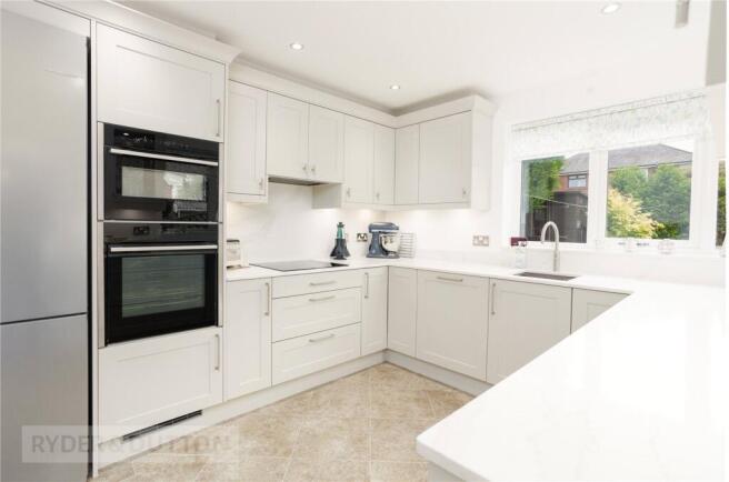 4 bed Semi-Detached for sale Image 5