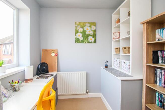 3 bed Semi-Detached for sale Image 9