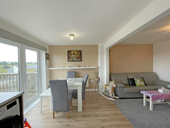 Bluebell Street 43 Dining Area.jpg