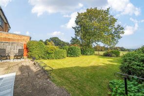 16, Leigh Close, Addlestone KT15 1EL