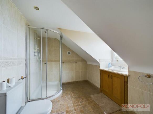 EN SUITE SHOWER ROOM