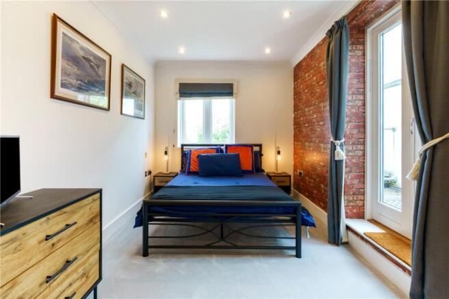 4 bed Terraced for sale Image 9