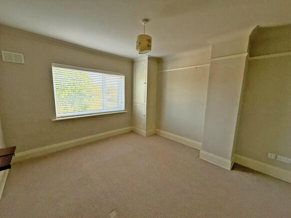 3 bed Semi-Detached for sale Image 8