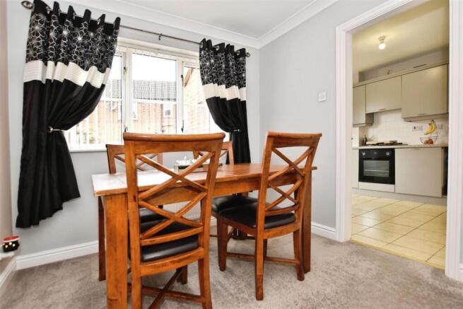 3 bed Detached for sale Image 9